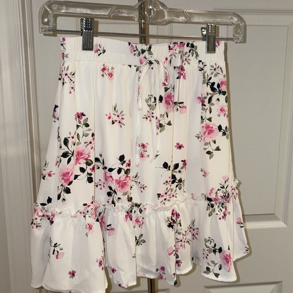 NWT Francesca’s Girls Floral Skirt Size 12